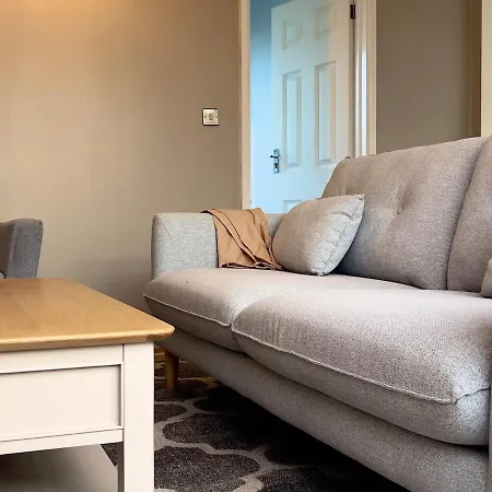 4 Bedroom With Parking Conservatory Fan Bristol